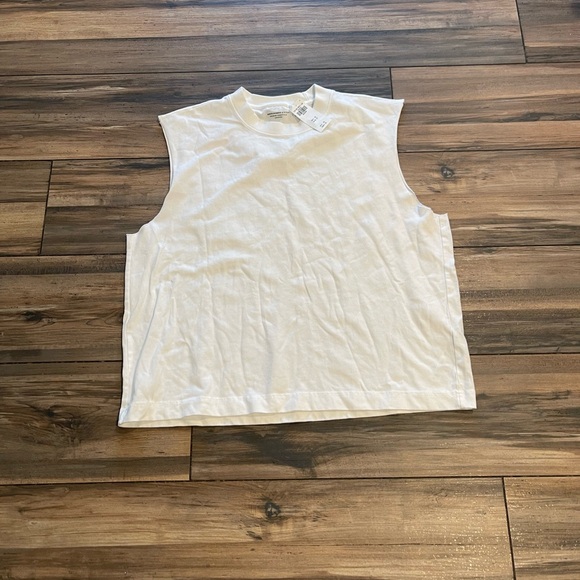 Abercrombie & Fitch White Sleeveless Shirt - Picture 1 of 6